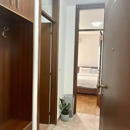 Apartment 6 *