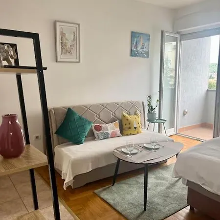 6 * Podgorica