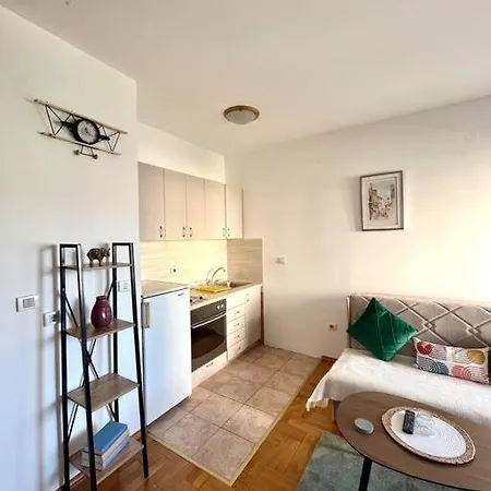 6 Apartment