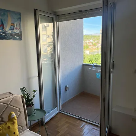 6 Apartment
